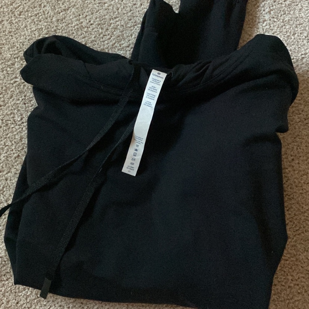 NWOT Lululemon Twisted & Tucked Pullover size 6